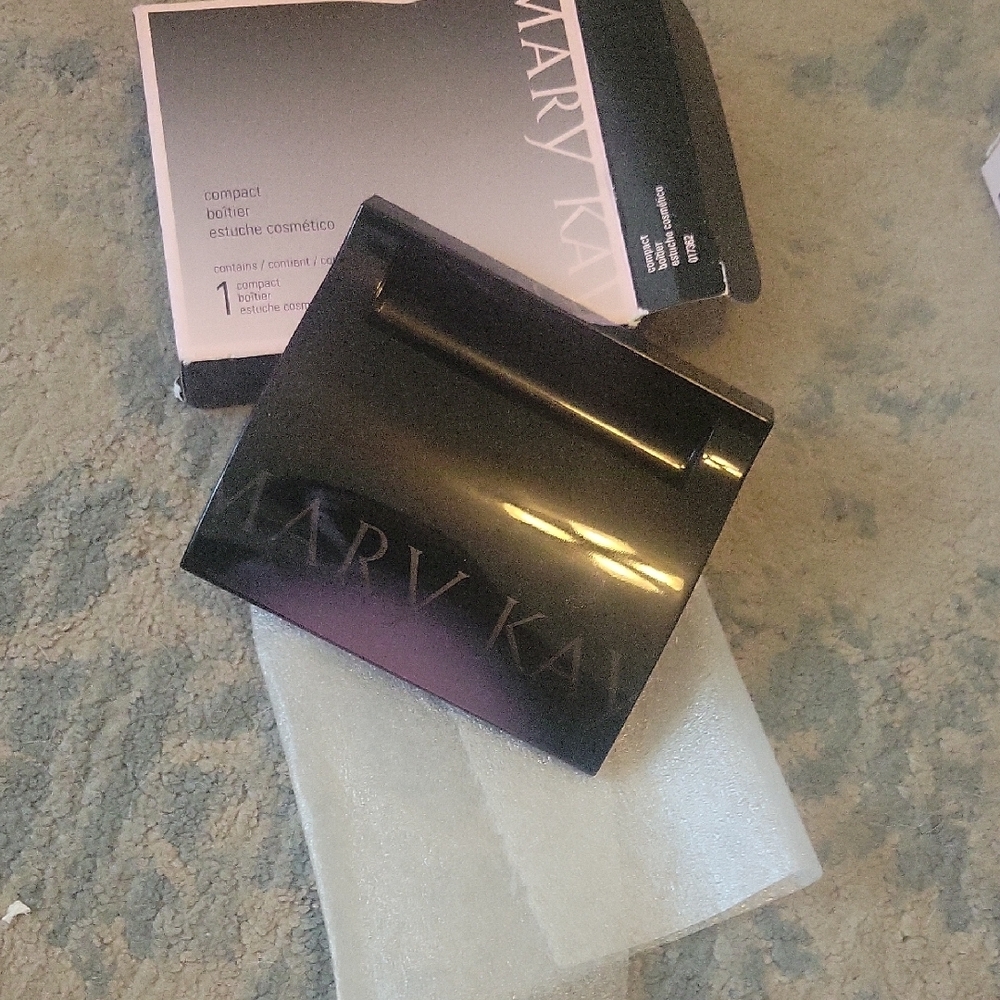 Mary Kay Black Compact with Mirror
